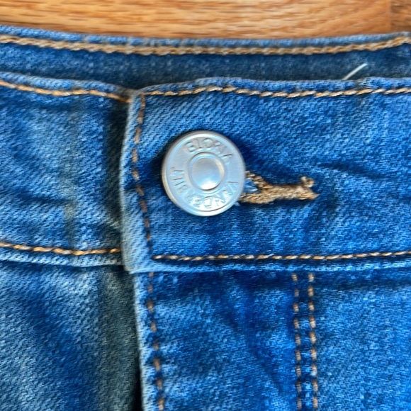 Gloria Vanderbilt Amanda Shorts - Picture 5 of 11